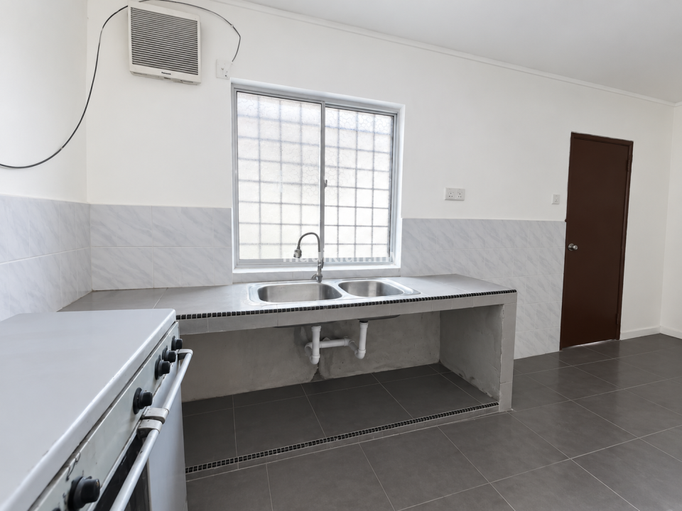 [FACING OPEN] Teres 2 Tingkat, Taman Bukit Serdang, Seri Kembangan