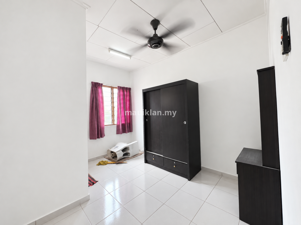 [FACING OPEN] Teres 2 Tingkat, Taman Bukit Serdang, Seri Kembangan