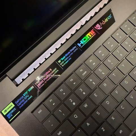 Razer Blade 18 2026 RTX 5090, Intel Core Ultra 9 290HX, Dual-Mode Display, 2TB SSD
