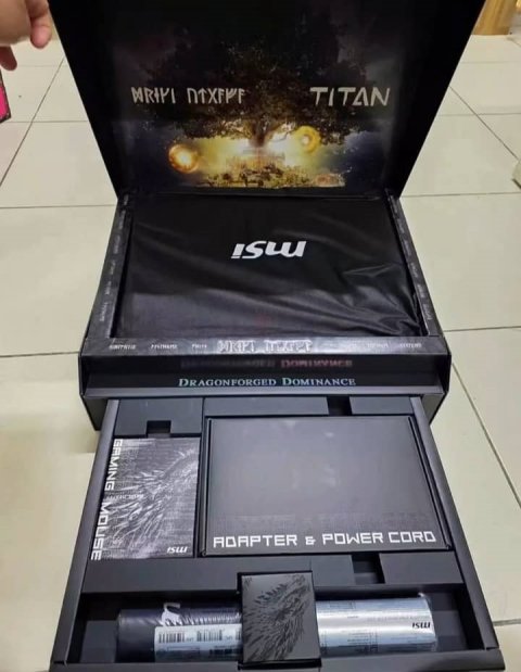 Msi Titan 18 HX dragon edition, wasap 01167990388