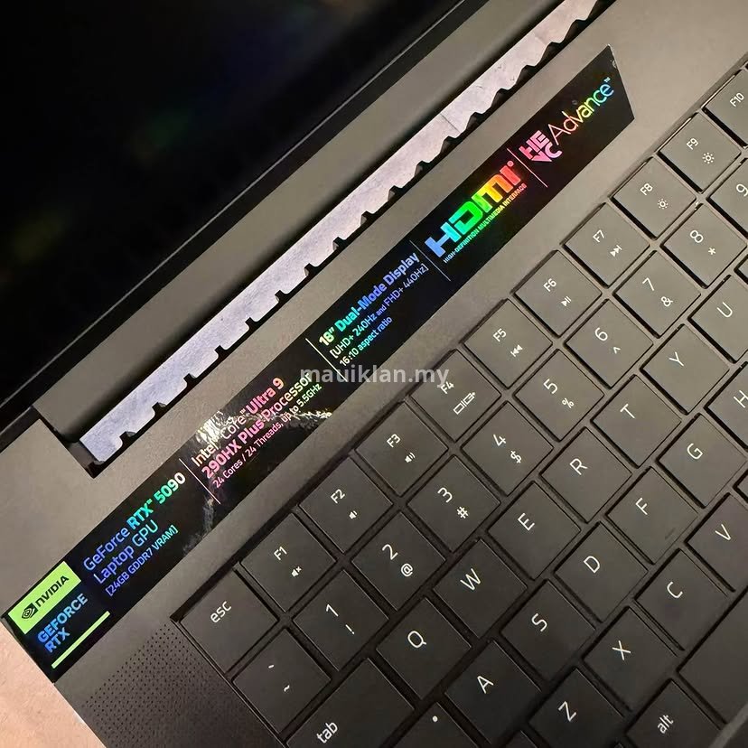 Razer Blade 18 2026 RTX 5090, Intel Core Ultra 9 290HX, Dual-Mode Display, 2TB SSD